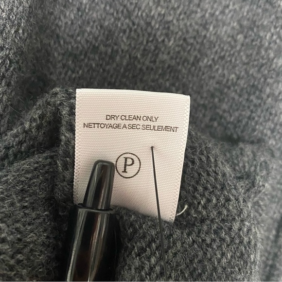 Brochu Walker Layered V Neck Medium RETAIL $388 Wool & Cashmere ECO FRIENDLY - Picture 9 of 10